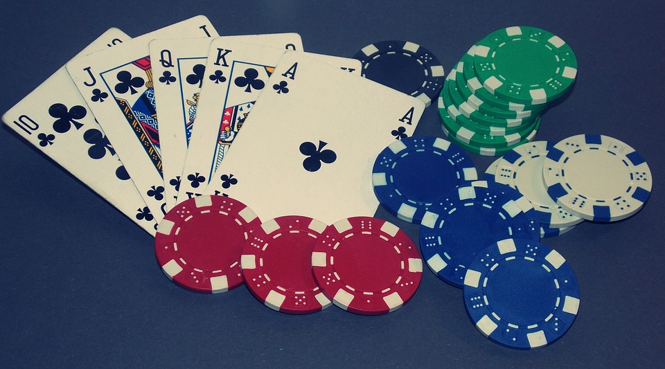 Trò chơi tiền mặt Vs. Giải đấu Poker