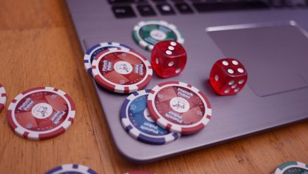 Học các chiến thuật đơn giản để đánh bại người mới bắt đầu tại Poker