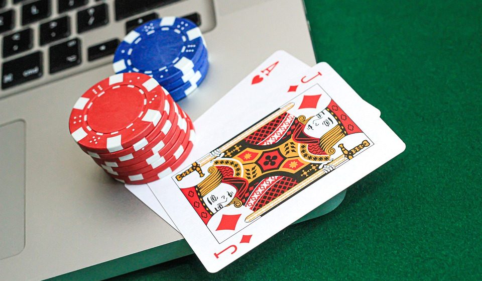 Jak číst vzory sázek v pokeru?