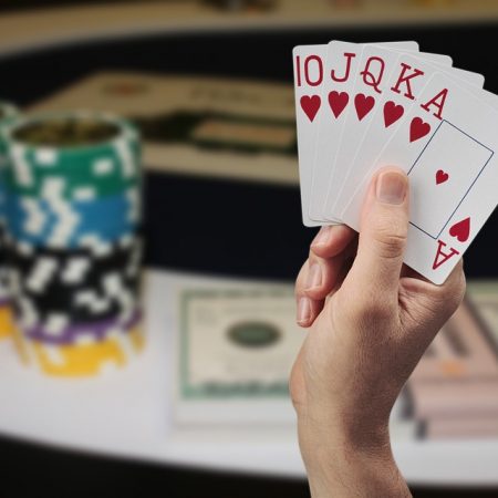 Αντίστροφες υπονοούμενες αποδόσεις στο πόκερ