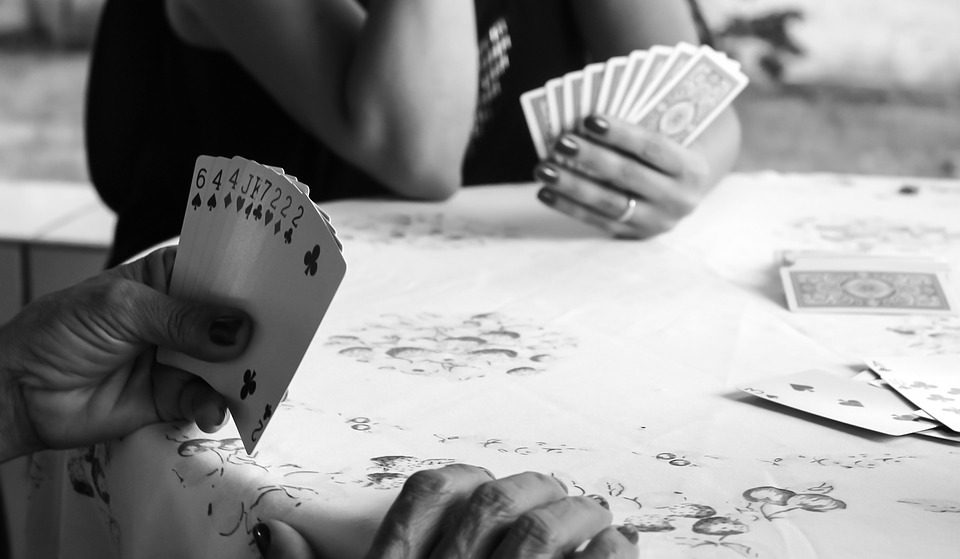 如何在扑克中评估和研究你的对手？