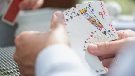 Poker Oynamak İçin Farklı Tarzlar Nelerdir?