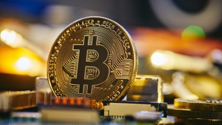 Bitcoin ile Çevrimiçi Poker Oynamak Hakkında Bilmeniz Gerekenler